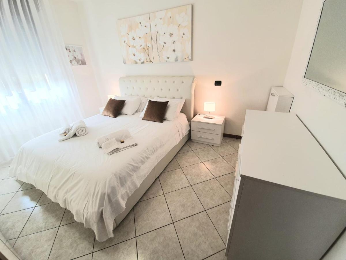 Appartamento Diamantina Desenzano del Garda Bagian luar foto